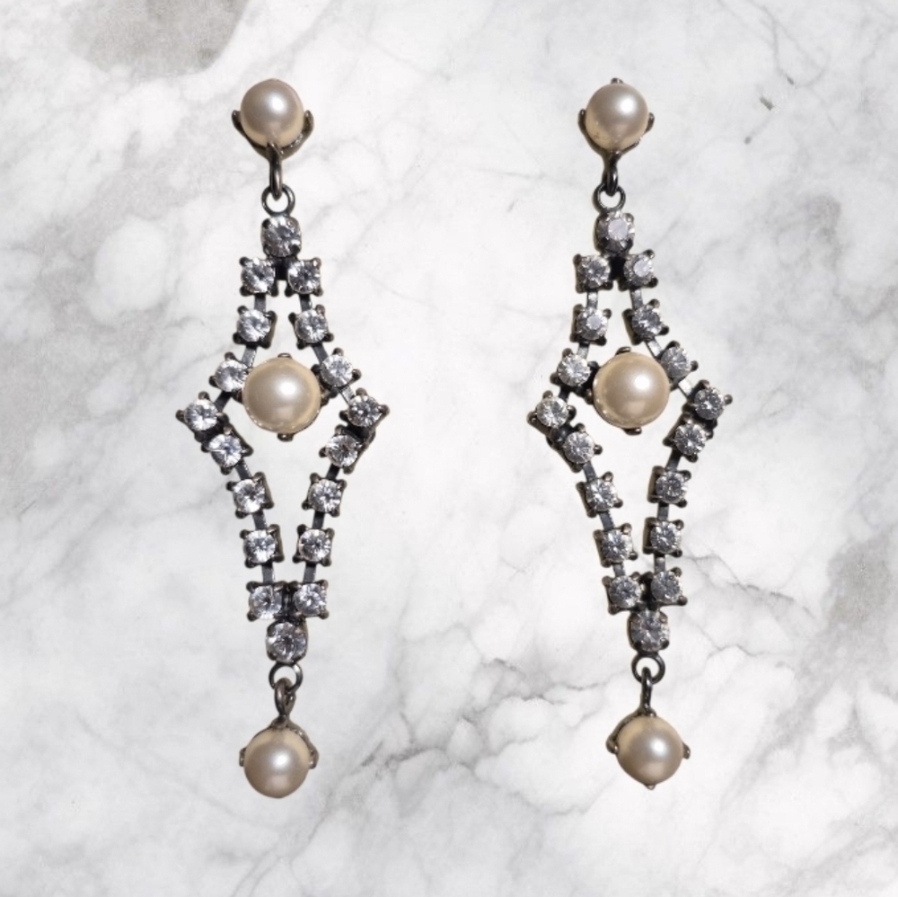 Dior Vintage Crystal & Pearl Earrings EUC - Picture 4 of 9